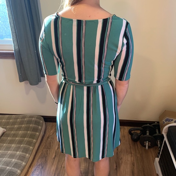 Striped lightweight business casual dress - Picture 2 of 2